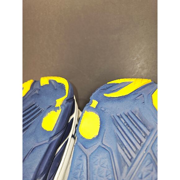 Hoka Women 10 Comfy footwear - Picture 3 of 12